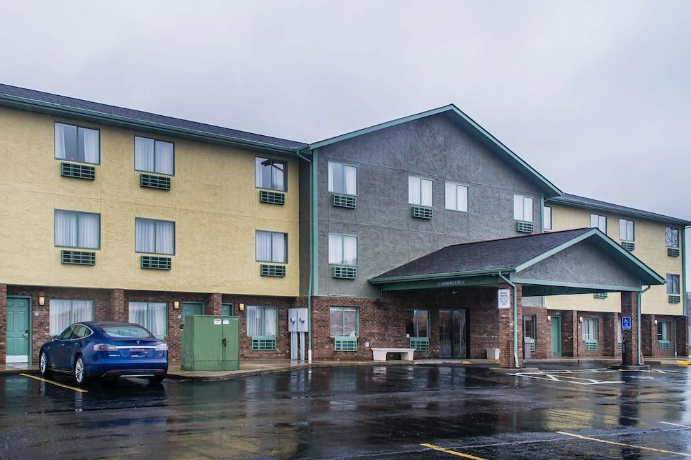 Quality Inn Streetsboro Exterior photo