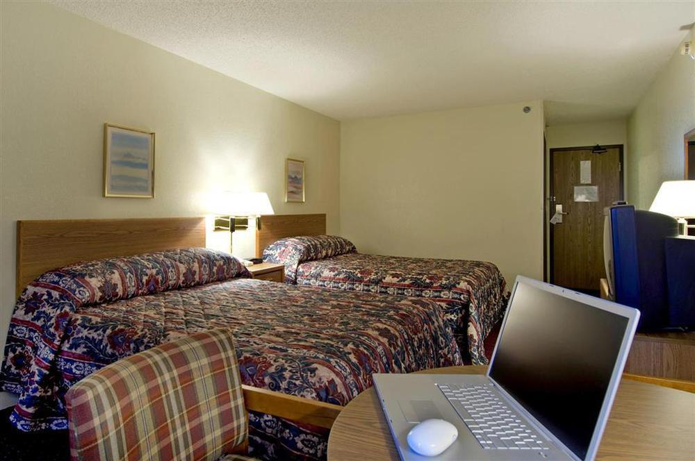 Quality Inn Streetsboro Room photo