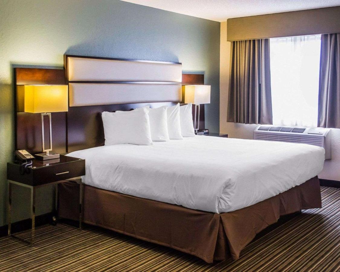 Quality Inn Streetsboro Exterior photo