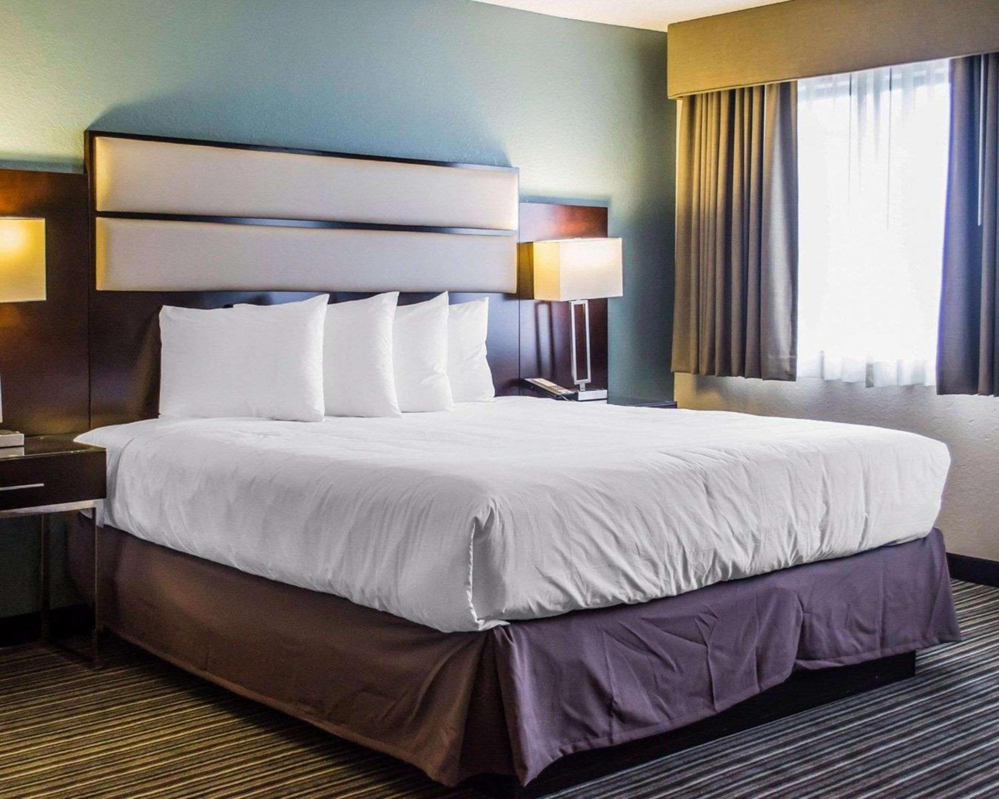 Quality Inn Streetsboro Exterior photo